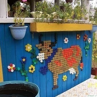 Несколько идей украшения дачи с помощью пластиковых крышек! Несколько идей украшения дачи с помощью пластиковых крышек!