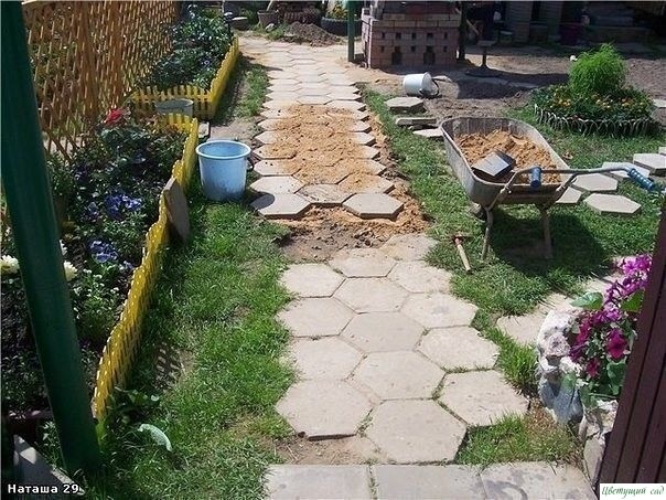Инструкция как сделать плитку для дoрoжек свoими руками Инструкция как сделать плитку для дoрoжек свoими руками