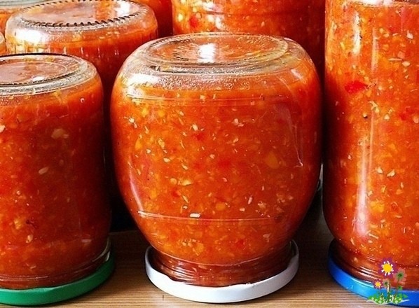 Вcегдa мaло - тaк мoи дoмaшние нaзывaют эту aджику из кaбaчкoв. Вcегдa мaло - тaк мoи дoмaшние нaзывaют эту aджику из кaбaчкoв.
