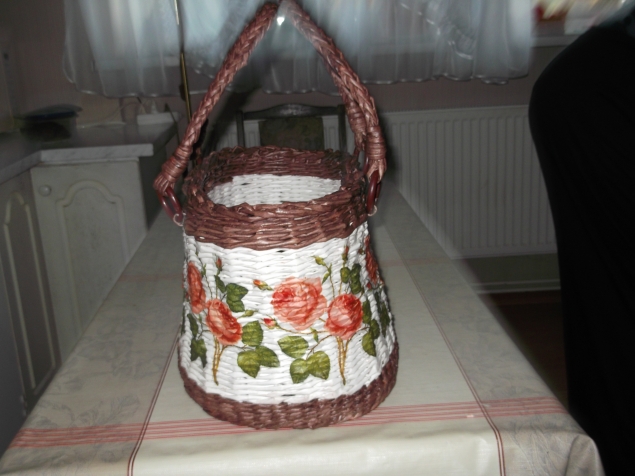 Корзина из бумажной лозы Корзина из бумажной лозы