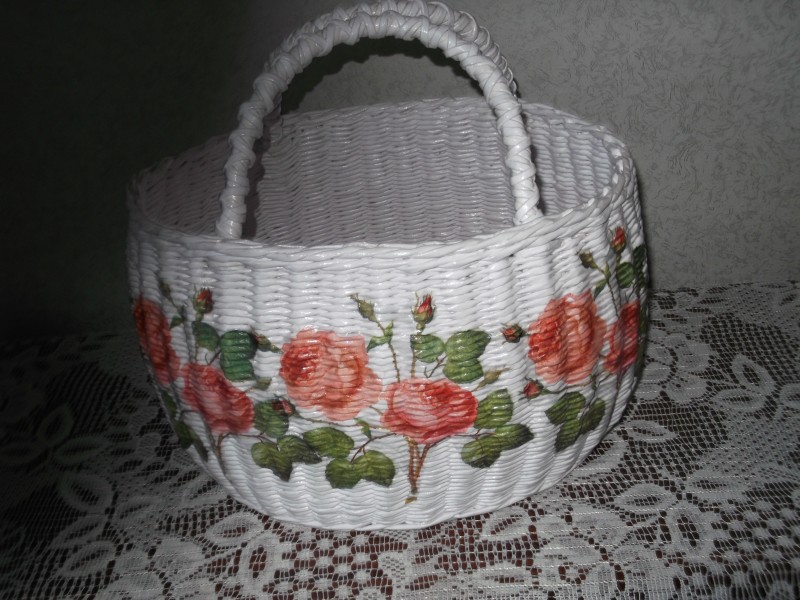 Корзина из бумажной лозы.