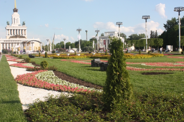 Клумбы на ВДНХ Клумбы на ВДНХ