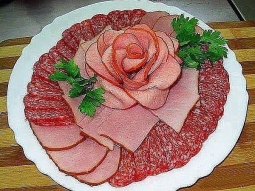 Цветы из колбасы