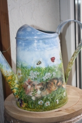 Лейка с котом