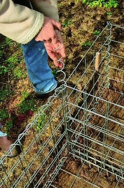 Создаём высокую овощную грядку из габионов Создаём высокую овощную грядку из габионов