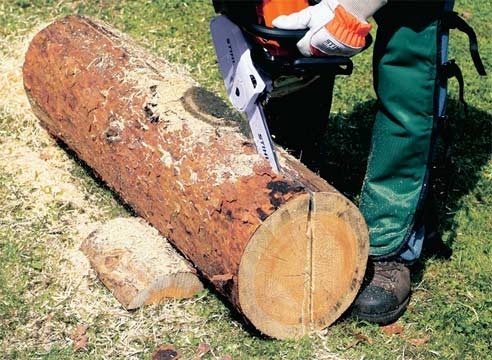 Садовая скамья из бревен Садовая скамья из бревен