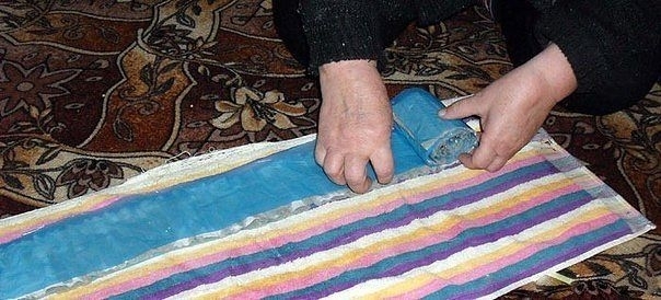 Выращиваем рассаду без земли, на полоске из целлофанового пакета Выращиваем рассаду без земли, на полоске из целлофанового пакета